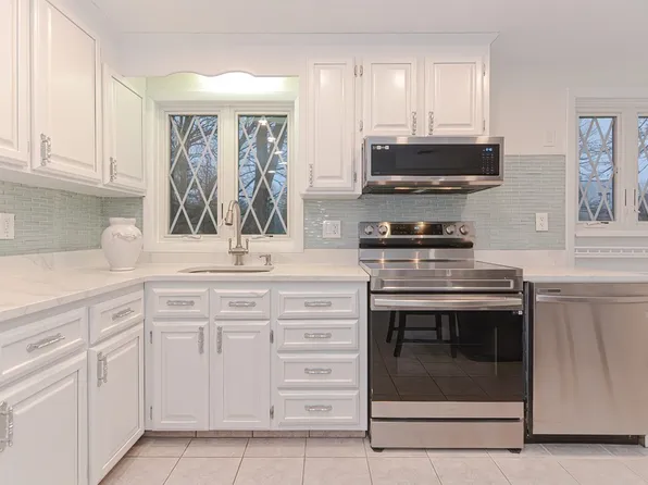 119 Carroll Ave, Westwood, MA 02090