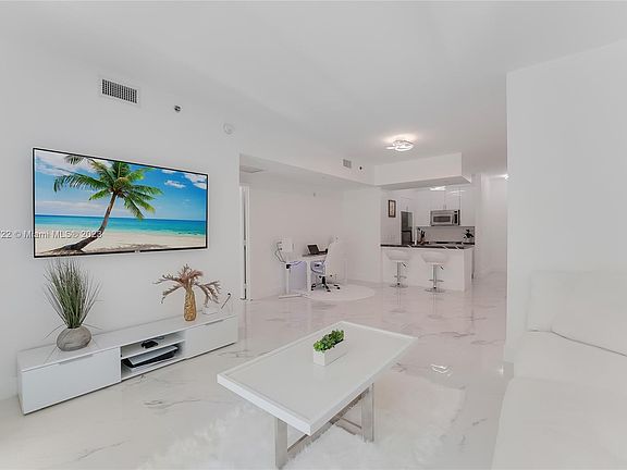 5th image of 950 Brickell Bay Dr APT 300