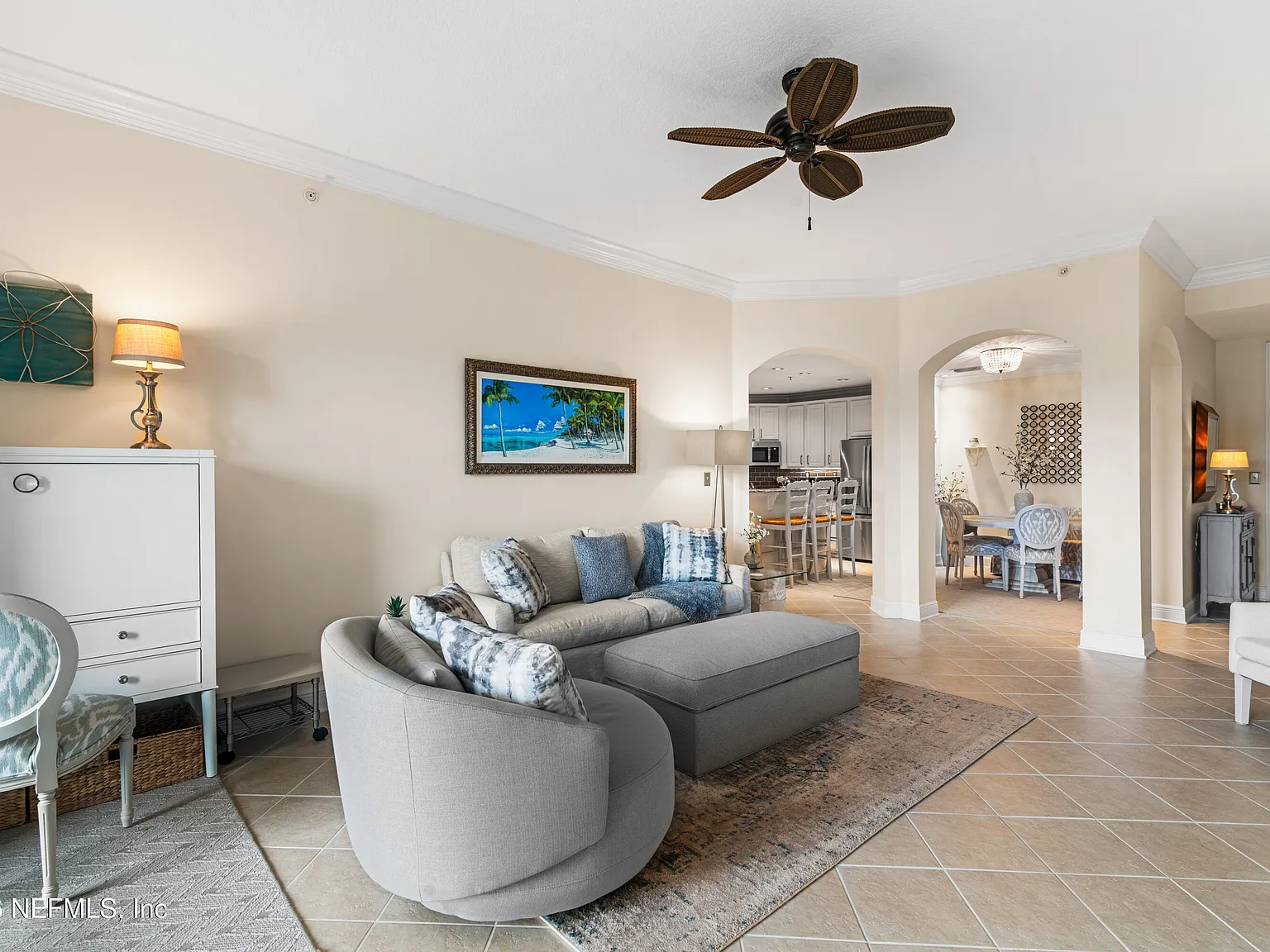 2 bed, 2.0 bath, 1488 sqft, $3,950 — Photo 4