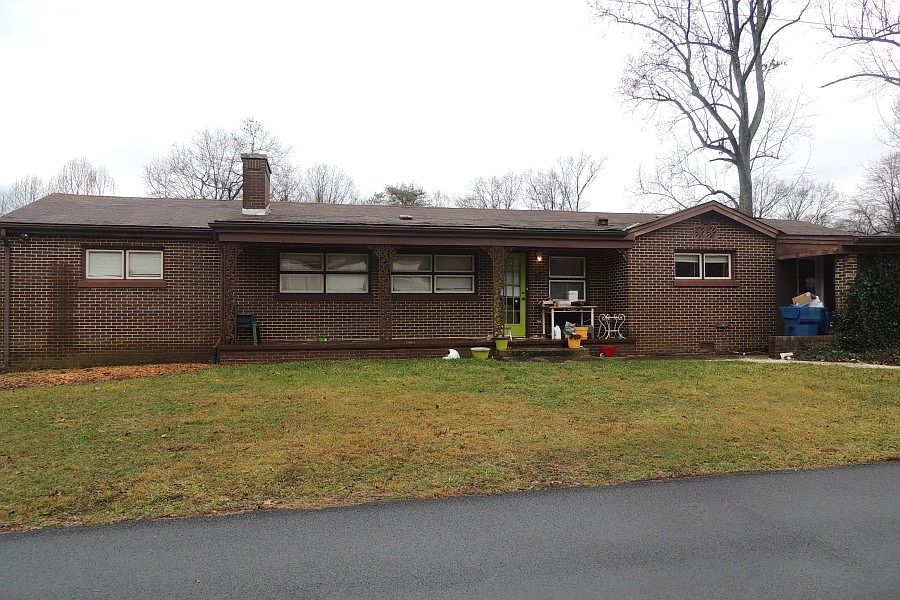 1st image of 517 Wentworth St