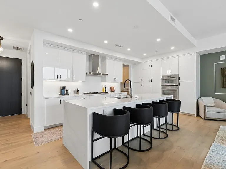 2425 Peachtree Rd NE #607 — Photo 8