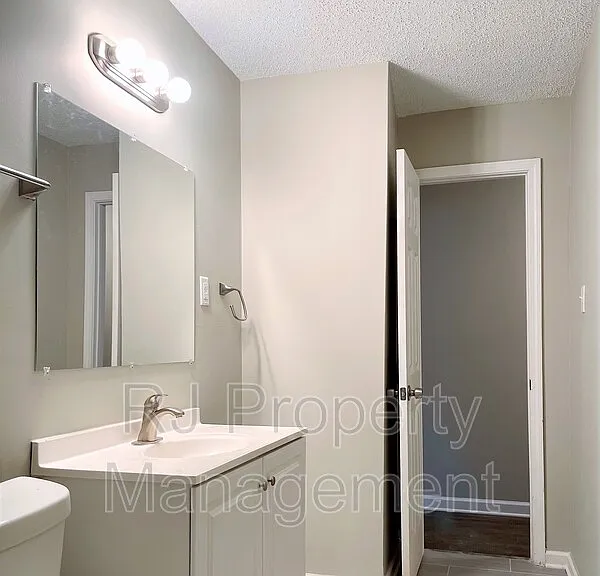 1437 Castalia St — Photo 13