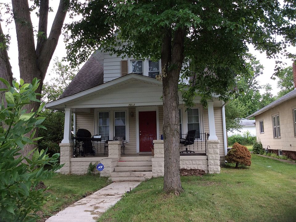 2nd image of 1022 E Ewing Ave