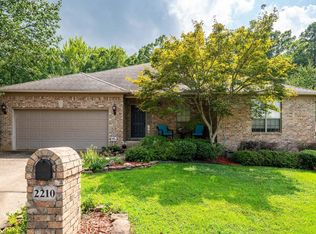 2210 Huntleigh Ct, Little Rock, AR 72212