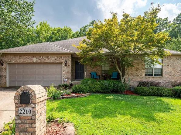 2210 Huntleigh Ct, Little Rock, AR 72212