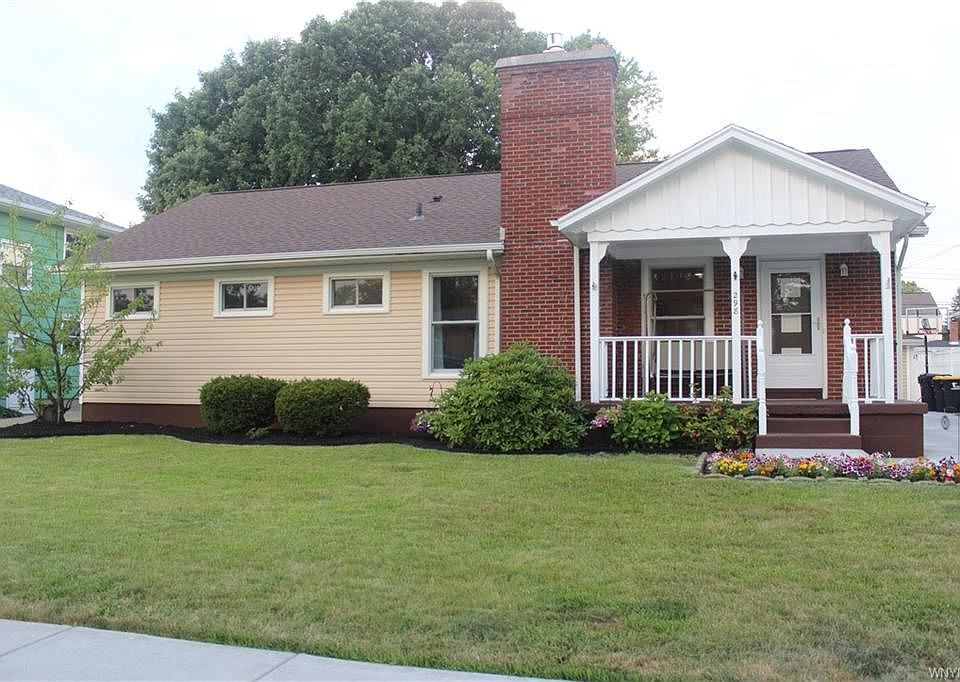 1st image of 298 Everett Pl