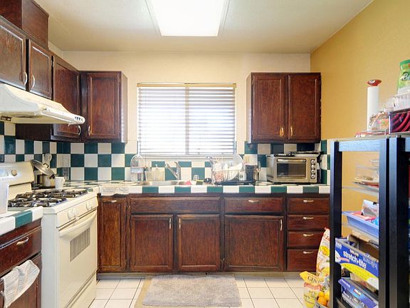 3rd image of 1861 Oakton Ct