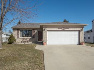 8724 Lillian Dr, Newport, MI 48166