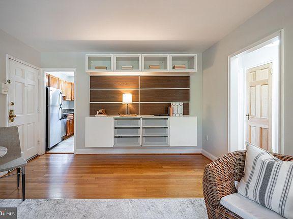 3rd image of 3405 Commonwealth Ave APT C