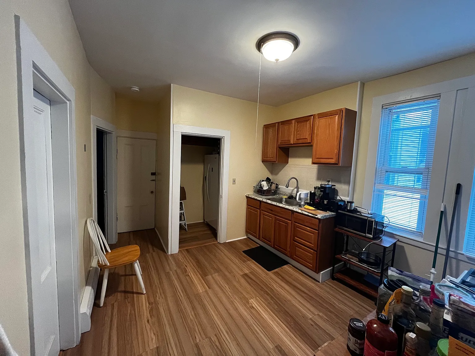 2 bed, 700 sqft, $2,400 — Photo 2