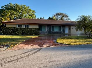 8817 SW 153rd Ter, Palmetto Bay, FL 33157