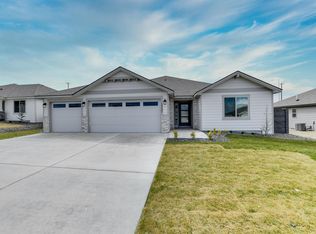 10602 Chinook Dr, Pasco, WA 99301