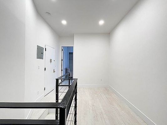 3rd image of 750 Washington Ave #1F