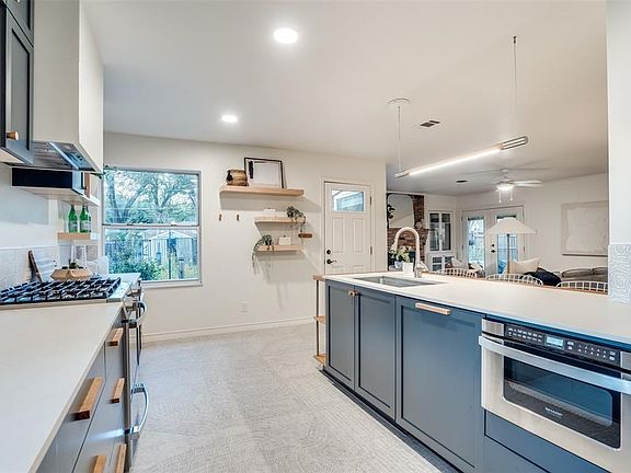3rd image of 3615 Vinecrest Dr