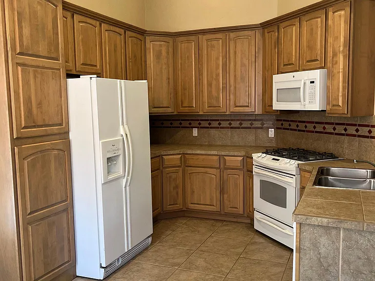 1892 N Sonoma Ranch Blvd — Photo 13