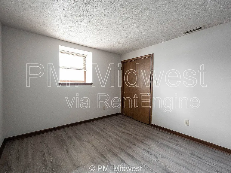 Parkway Apartments — Photo 40