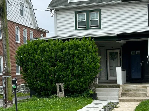 2718 E County Line Rd, Ardmore, PA 19003