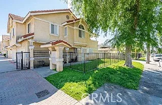 3 bed, 1239 sqft, $3,000 — Photo 1