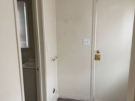 5th image of 7823 Sterling Ave