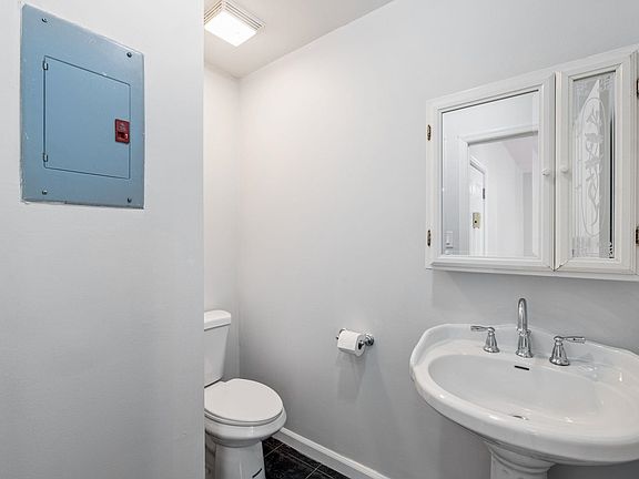4th image of 883 Boulevard E APT 1K