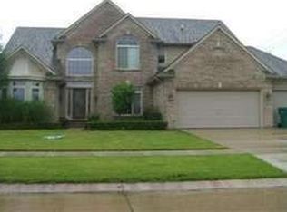 21801 Carrington Dr, Macomb, MI 48044