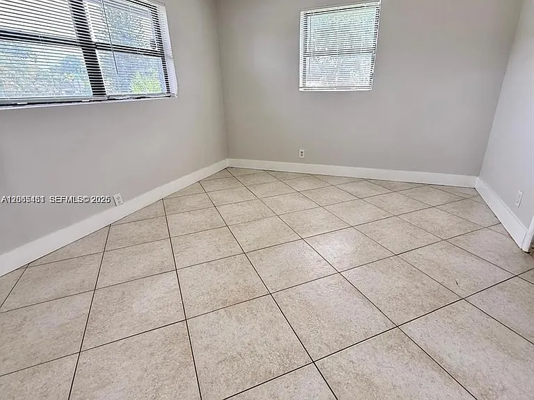 2240 N 57th Way — Photo 10