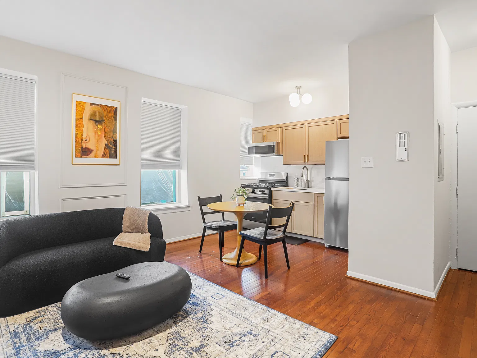 Studio, 350 sqft, $2,900 — Photo 2