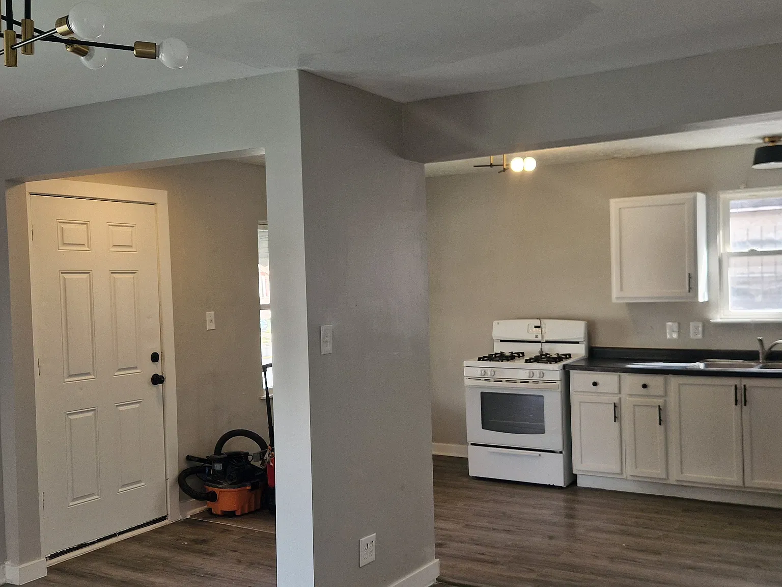 3 bed, 968 sqft, $1,500 — Photo 2