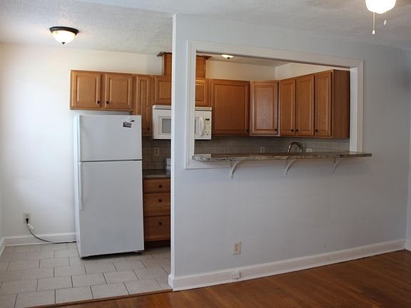 3rd image of 626 N Monroe St APT 1