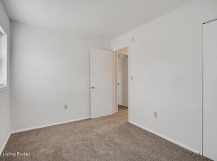5607 Regal Dr, Louisville, KY 40218