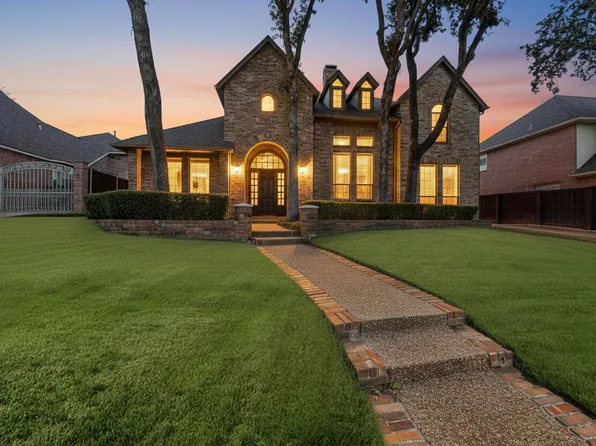 2115 Royal Dominion Ct, Arlington, TX 76006