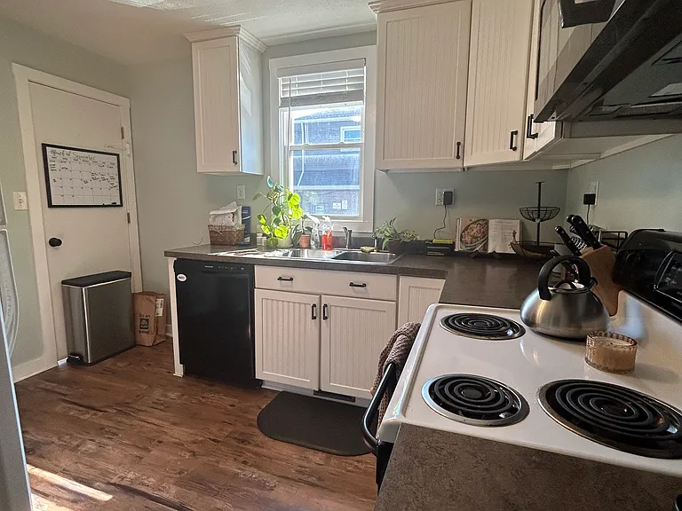 228 W Maple Ave E — Photo 5