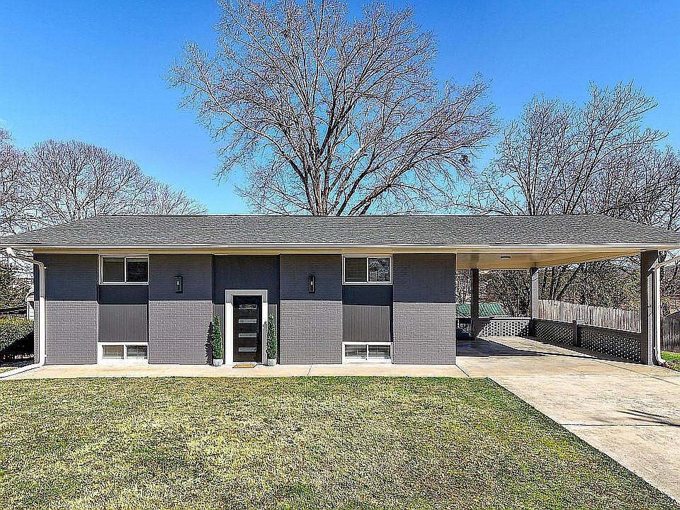1st image of 5 Greenbriar Ave