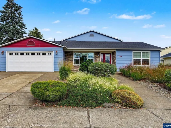 744 Cessna St, Independence, OR 97351