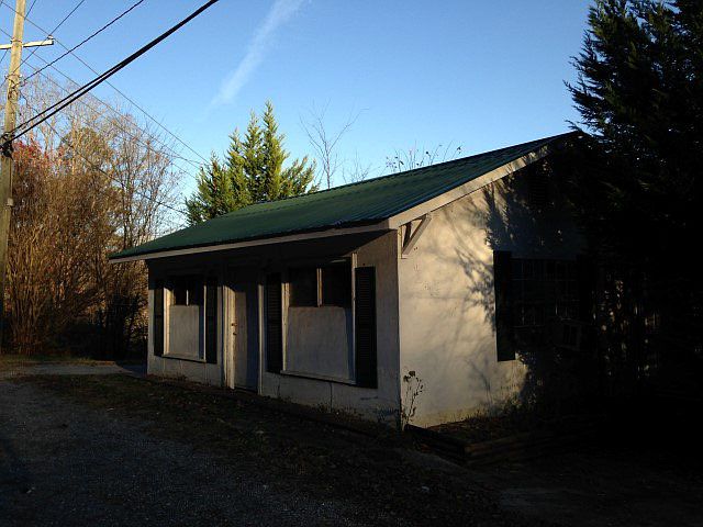 2nd image of 9112 Highway 41