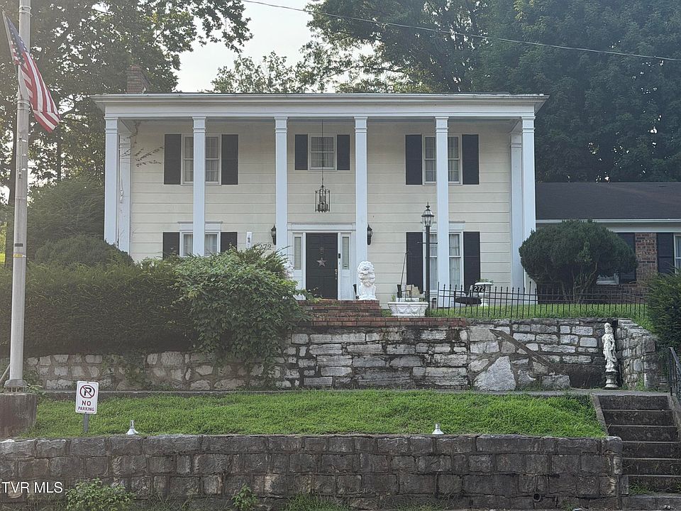 1st image of 272 W Jackson St