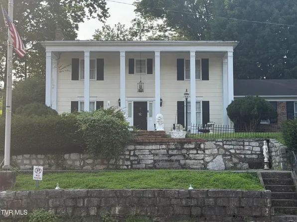 272 W Jackson St, Gate City, VA 24251