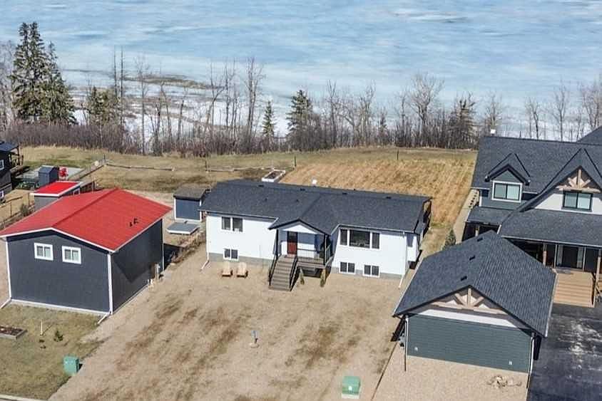 1st image of 13 S Marina View Close Rural Stettler #6