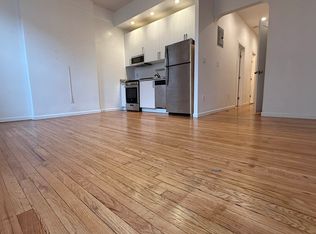 258 W 22nd St APT 3B, New York, NY 10011