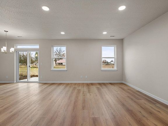 4th image of 13210 E Wabash Ln #13/1