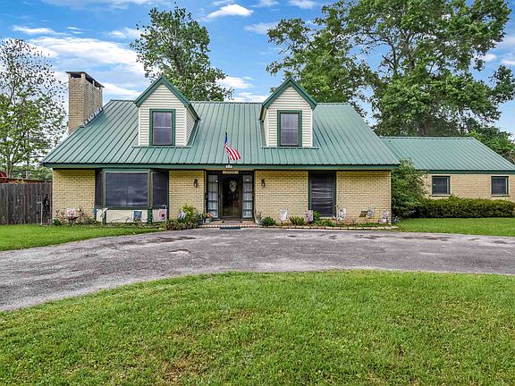 3rd image of 5950 Wynden Way