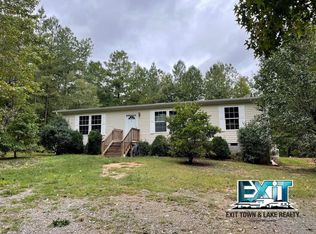 288 Country Ln, Gasburg, VA 23857