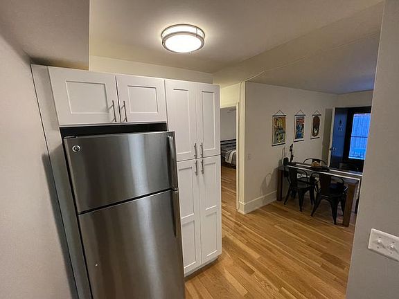 5th image of 4616 N Wolcott Ave APT 107