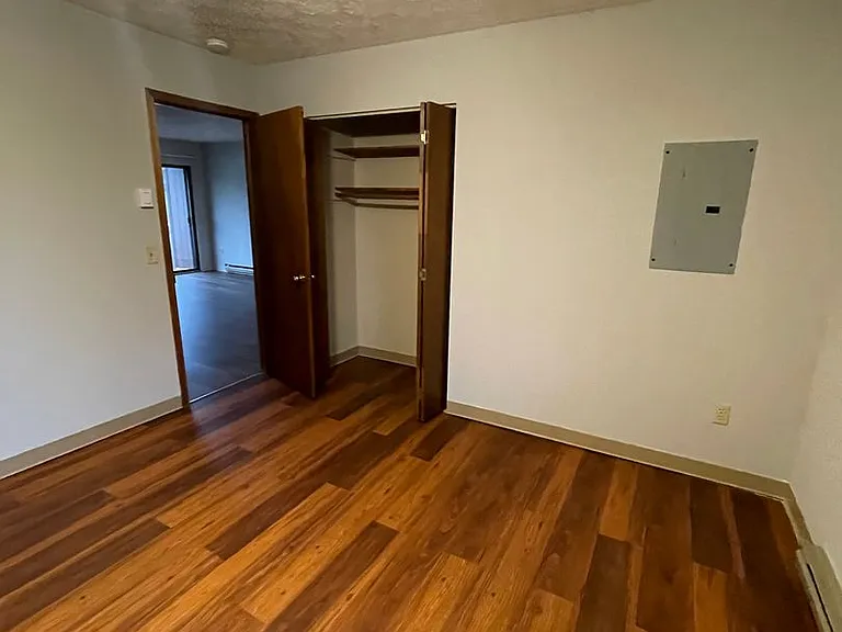 407 W Main St — Photo 11
