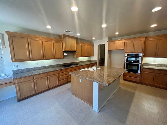 5th image of 499 W Saint Francis Ave