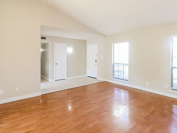 5th image of 1513 Rahall St