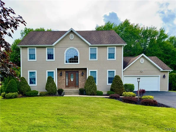 20 Oakwood Dr, New Hartford, NY 13413