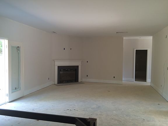 2nd image of 2589 Park Estates Dr