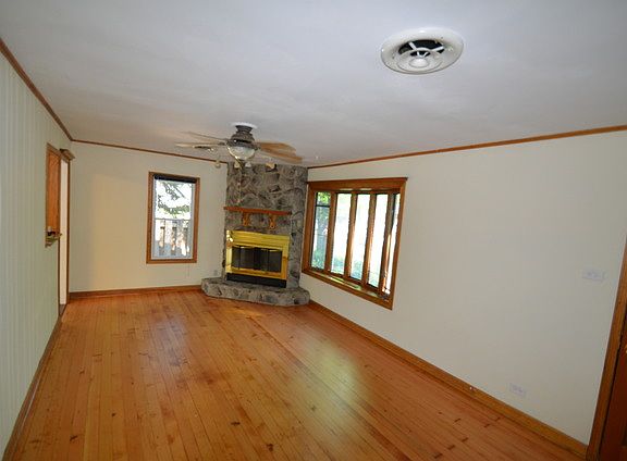 3rd image of 240 W Morris Ave