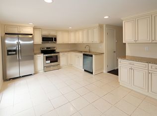 46 Balsam Dr, Medford, NY 11763